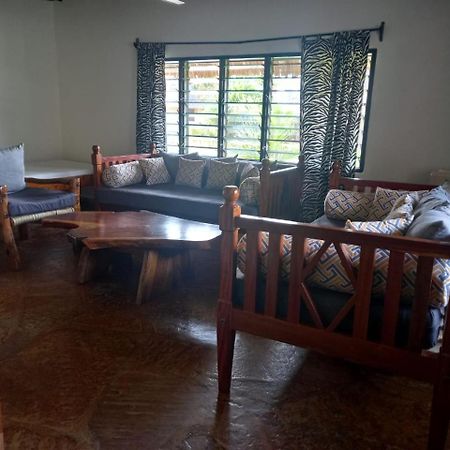 Malaika Holiday Villas Diani Beach Exterior photo