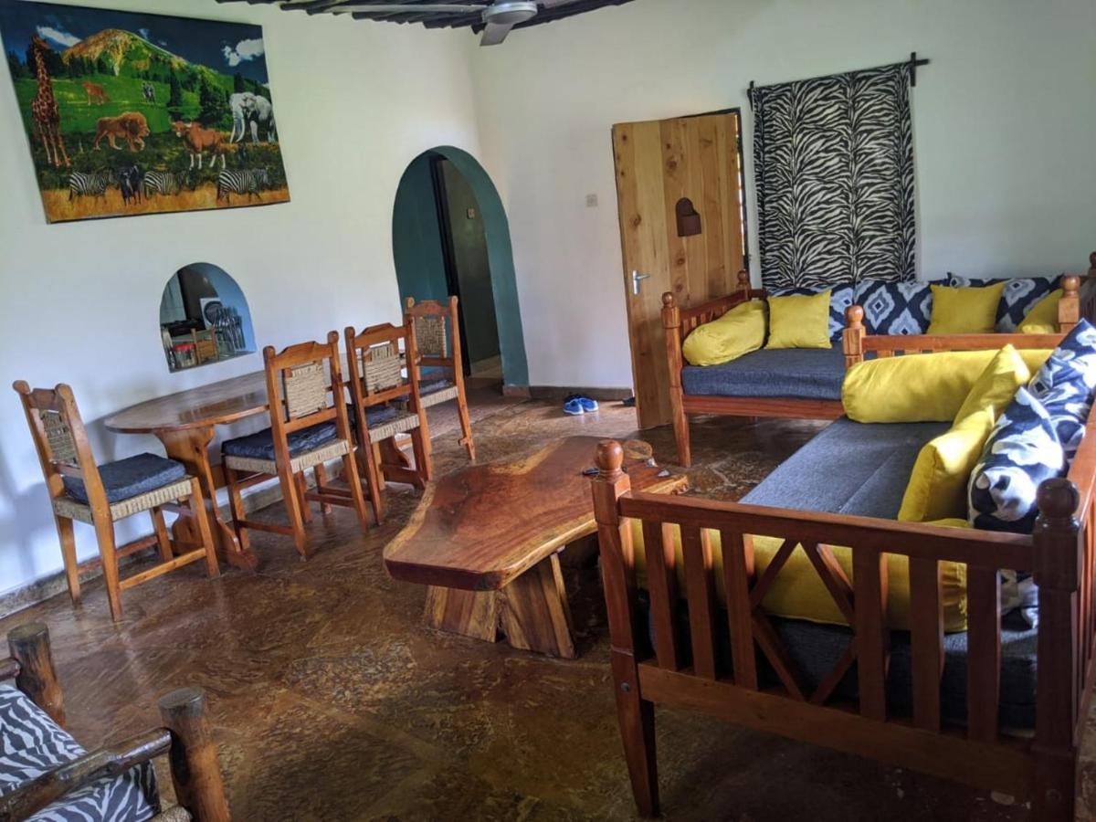 Malaika Holiday Villas Diani Beach Exterior photo