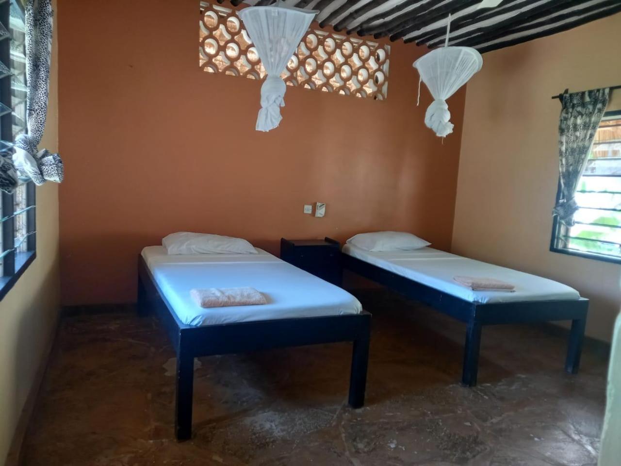 Malaika Holiday Villas Diani Beach Exterior photo