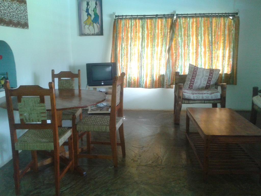Malaika Holiday Villas Diani Beach Room photo