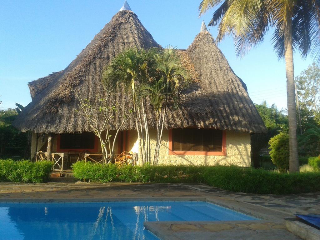 Malaika Holiday Villas Diani Beach Exterior photo